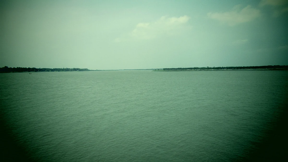 The Echhamoti River – a hidden bead on a string of villages. Cross the River and you cross into Bangladesh. (Photo: Priya Virmani/<b>The Quint</b>)