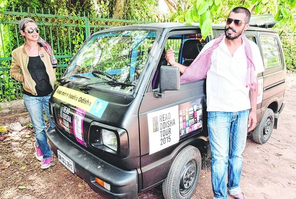 This young couple quit cushy jobs to pursue their passion – a bookstore on wheels!