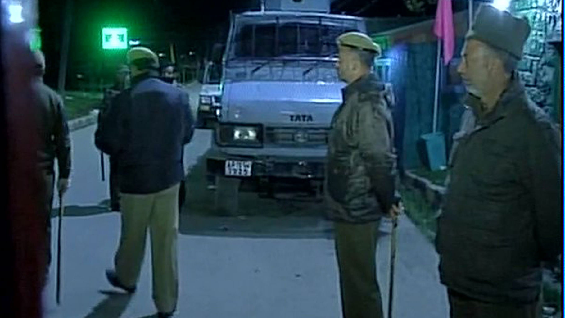 CRPF deployed inside NITSrinagar campus after few students were lathi charged by police,early Tuesday morning.(Photo:ANI)
