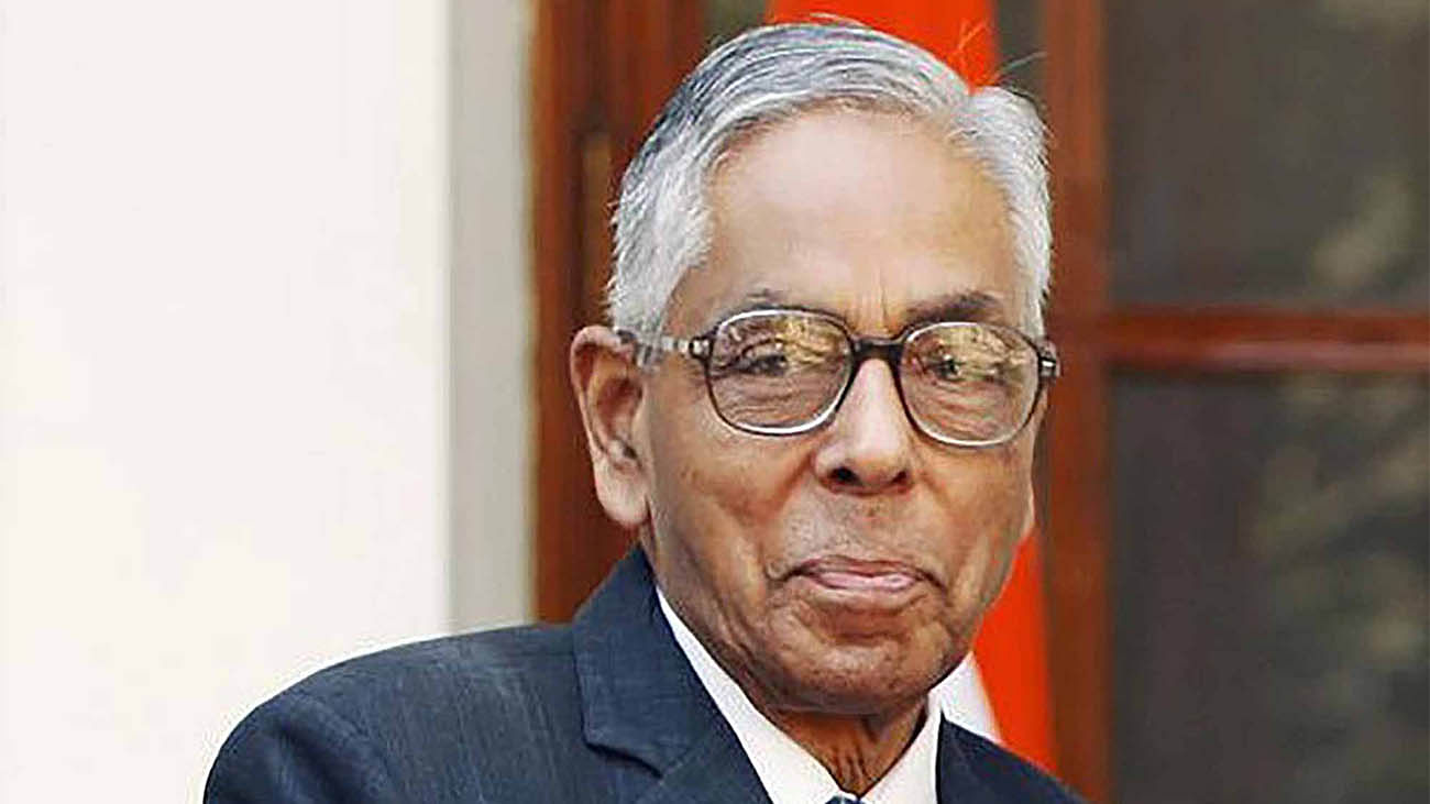 M K Narayanan pleads his innocence in the VVIP chopper case. (Photo: PTI)