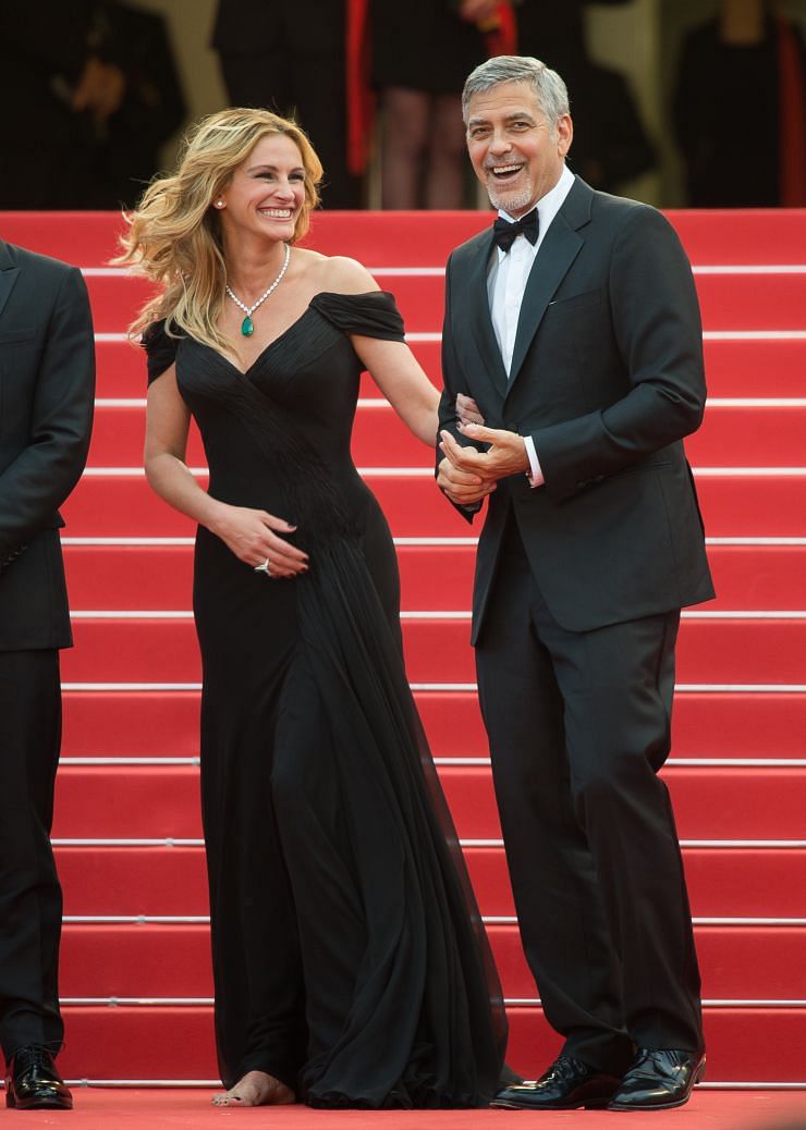 Julia Roberts never followed conventions or the fashion police. She boldly walks barefoot on the Cannes red carpet.