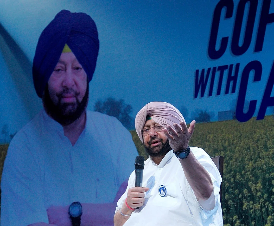 Punjab Congress chief Capt. Amarinder Singh during Coffee with Captain campaign in Amritsar, on March 31, 2016. (Photo: IANS)