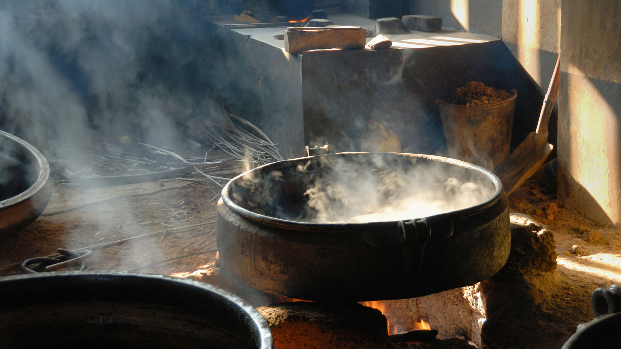 Fumes from cooking fires trigger millions of deaths annually. (Photo: iStock)