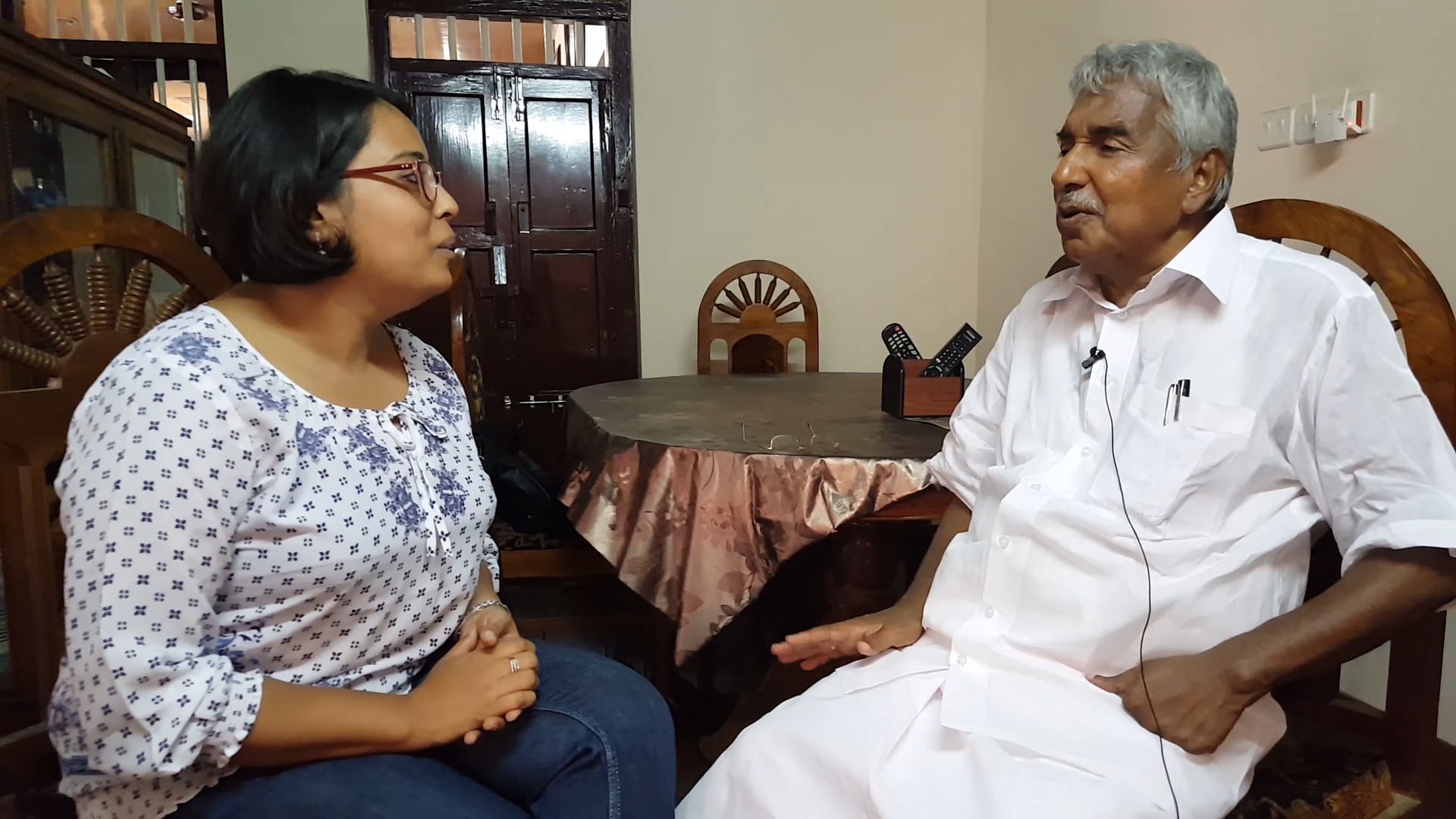 <b>The Quint</b> speaks to Mr Oommen Chandy at his constituency Puthuppally, from where he has won 11 consecutive times. (Photo: <b>The Quint</b>)