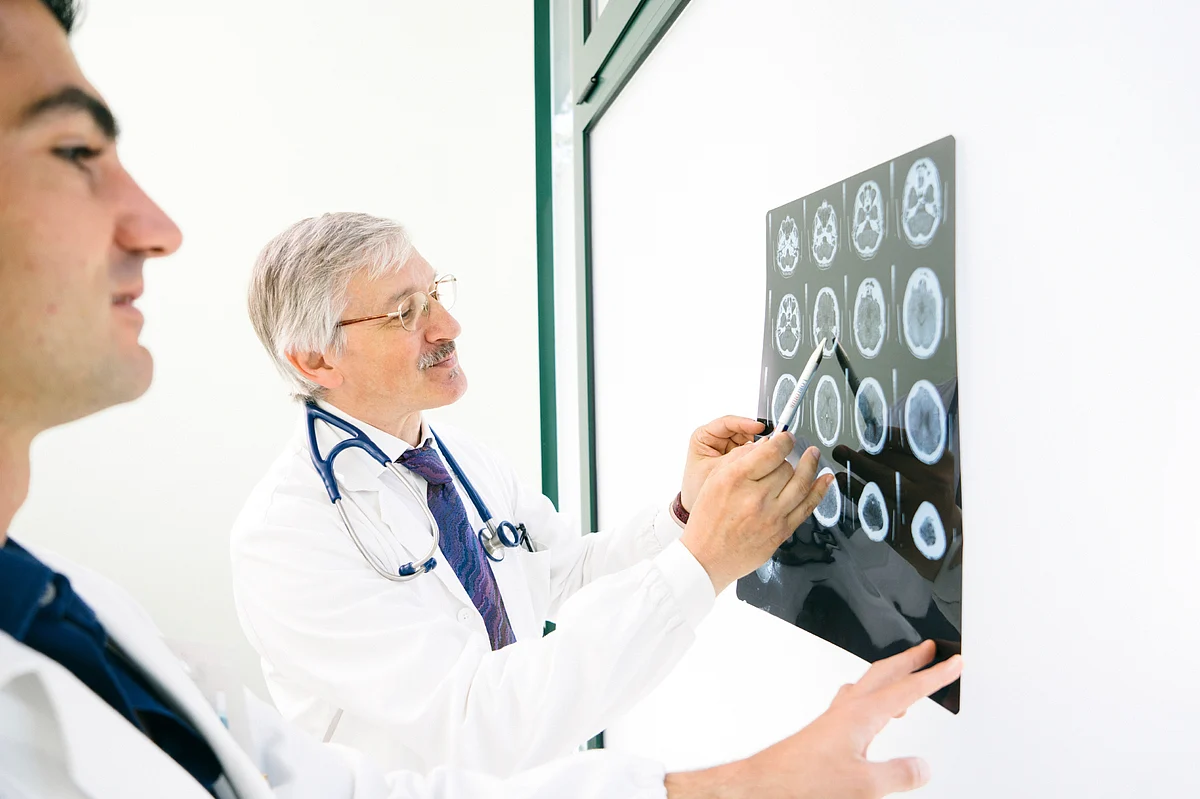 If blood flow to the brain is cut off for longer than a few seconds, the brain cannot get nutrients and oxygen. Brain cells can die, causing lasting damage - exactly that happens in a brain stroke (Photo: iStock)