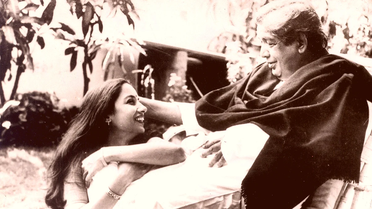 Kaifi Azmi with daughter Shabana