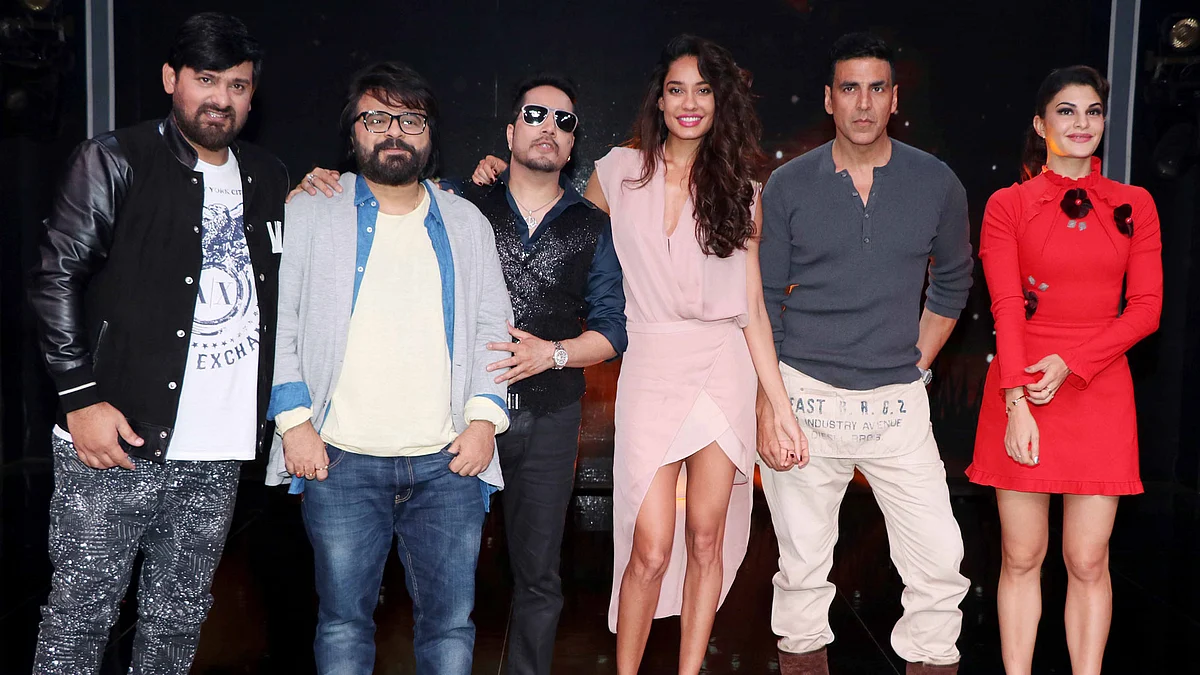 Wajid Khan, Pritam Chakraborty, Mika Singh, Lisa Haydon, Akshay Kumar and Jacqueline Fernandez on the sets of <i>Sa Re Ga Ma Pa </i>(Photo: Yogen Shah)