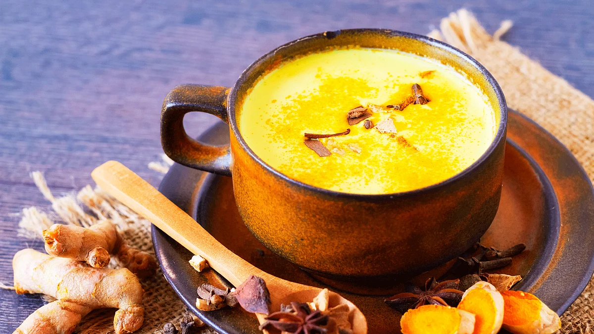 From Turmeric Tea To Miso Soup: Try These Healthy Summer Beverages