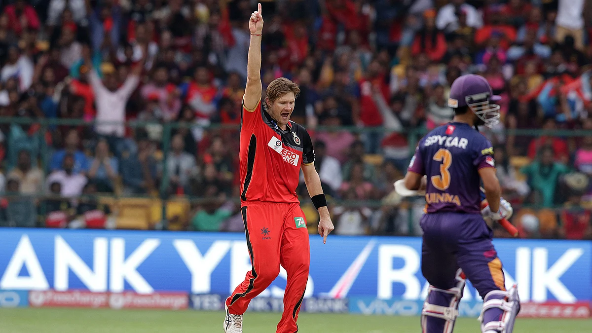 Shane Watson of Royal Challengers Bangalore celebrates the wicket of Ajinkya Rahane (Photo: BCCI)