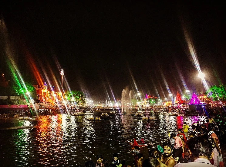 The Ram ghat by night at the Simhasth Ujjain Kumbh Mela 2016. (Photo: Rishika Baruah/The Quint)