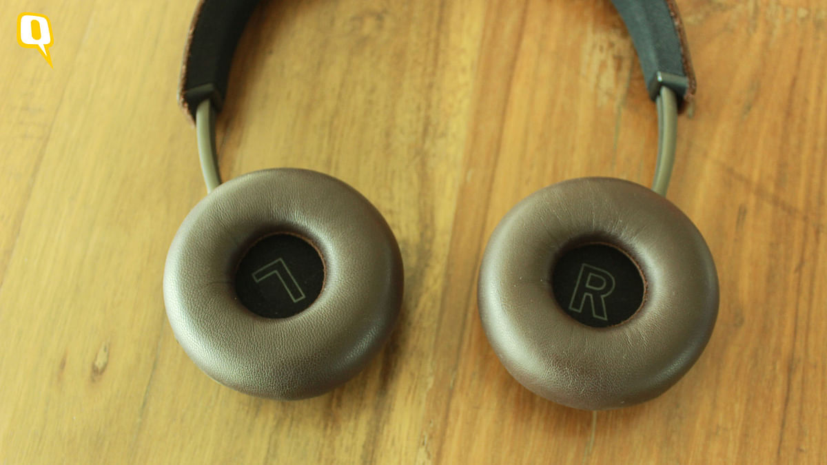 These quality pair of wireless headphones are equipped with noise cancellation.  