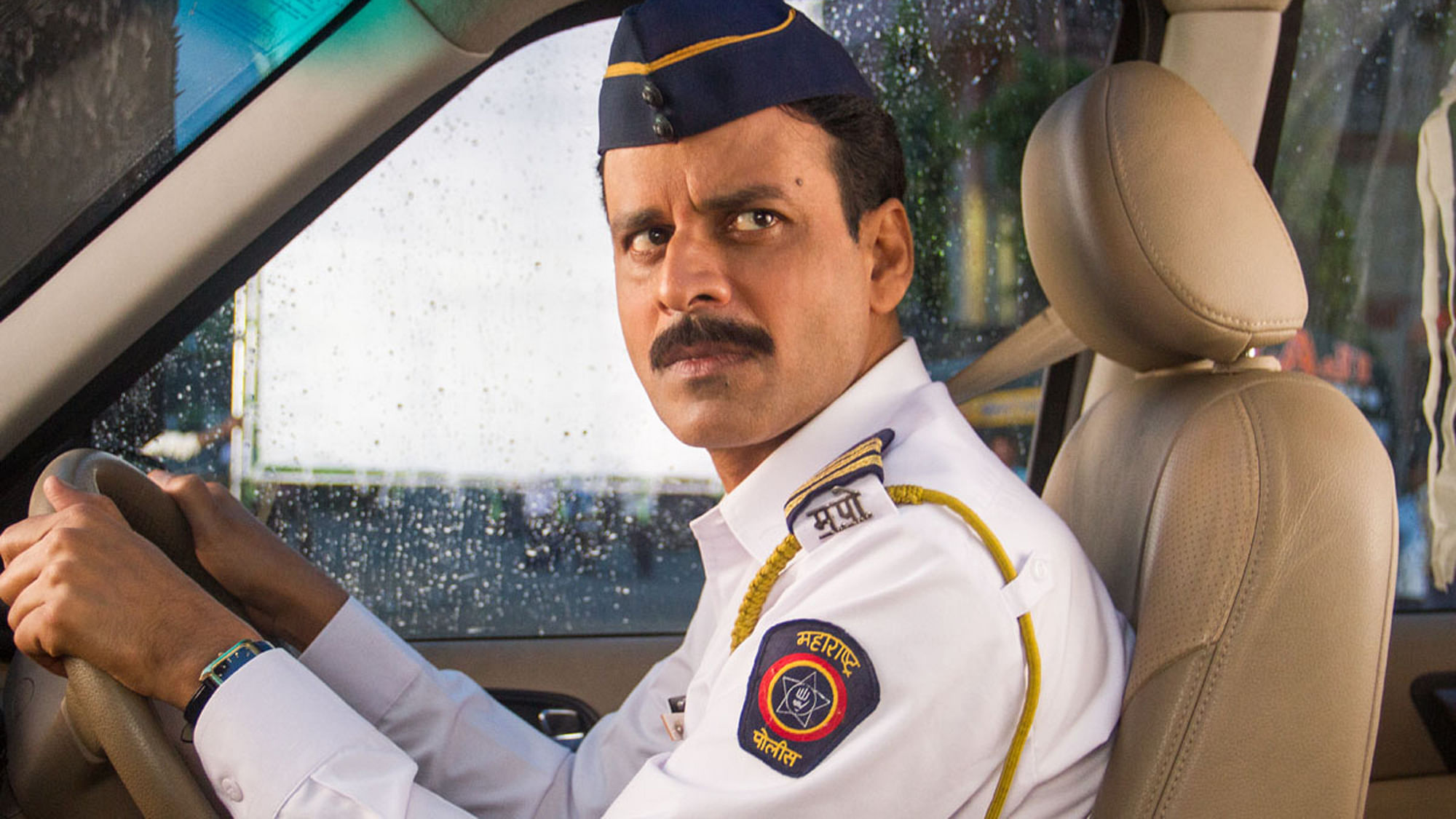 Manoj Bajpayee plays a constable in <i>Traffic</i> who has to transfer a heart from one location to another.
