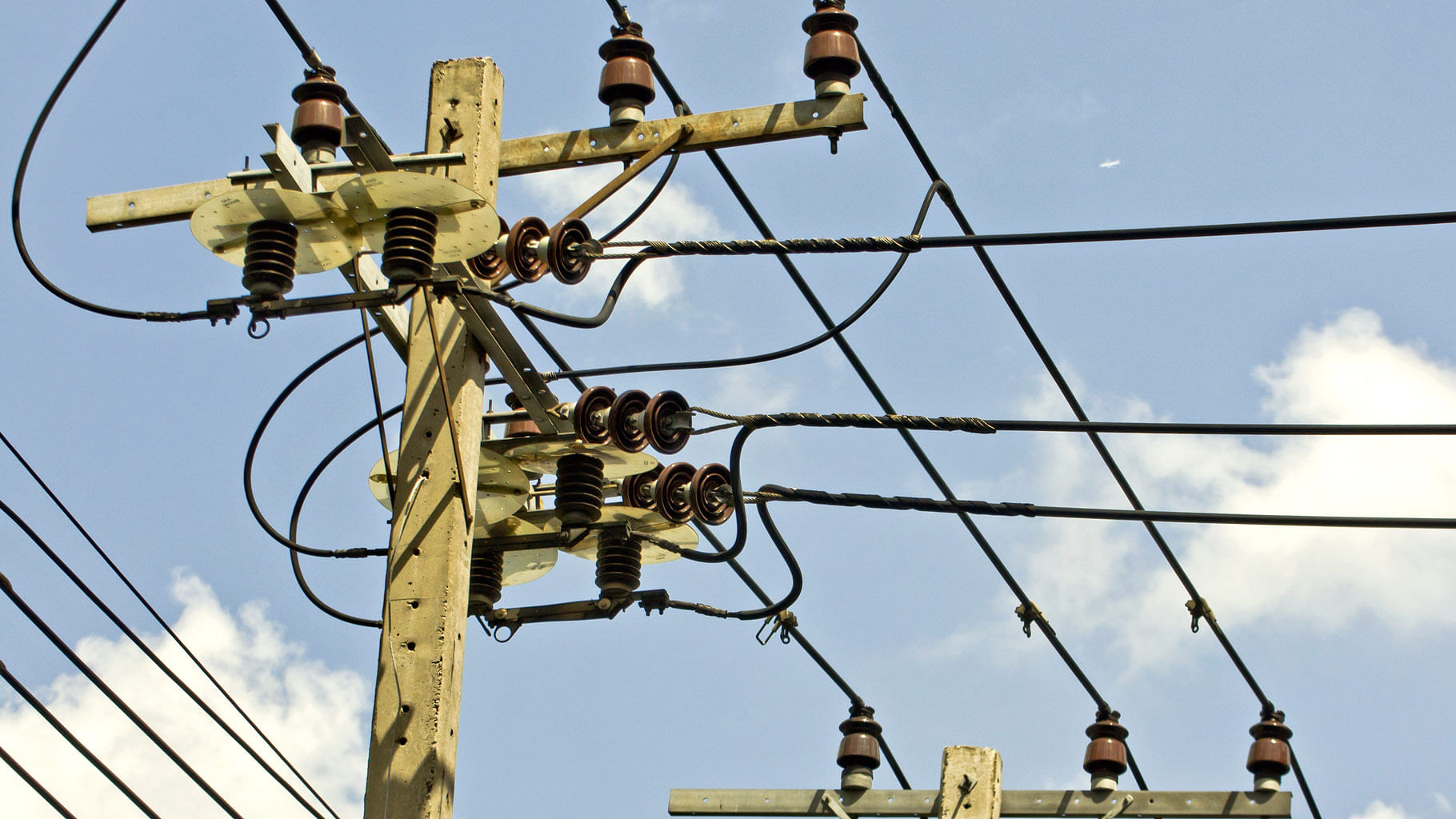 The live wire fell on those sitting in the back of the truck. (Photo: iStockphoto)