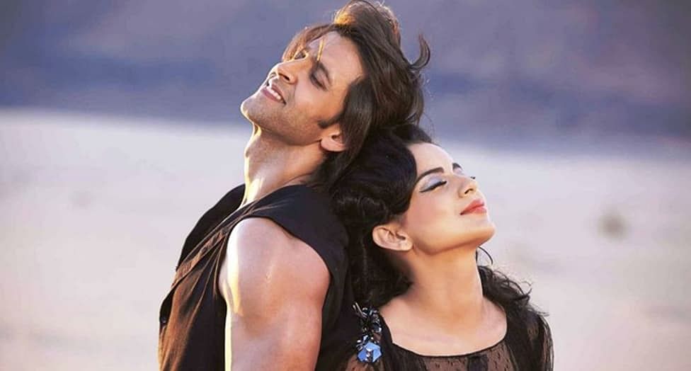 Hrithik has slammed people on the Twitter giving Kangana a tough time. (Photo: Poster)