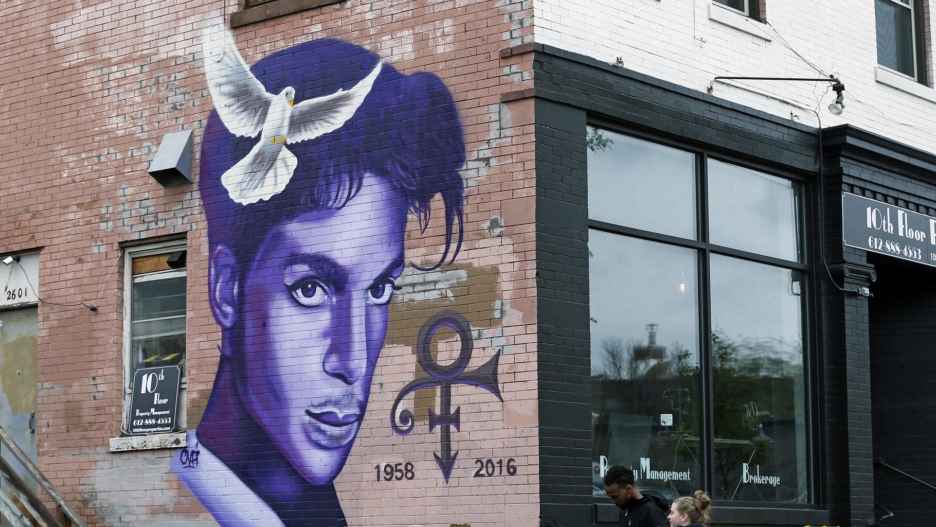 A  mural honoring the late rock star Prince adorns a building in Uptown  Minneapolis. (Photo: AP)