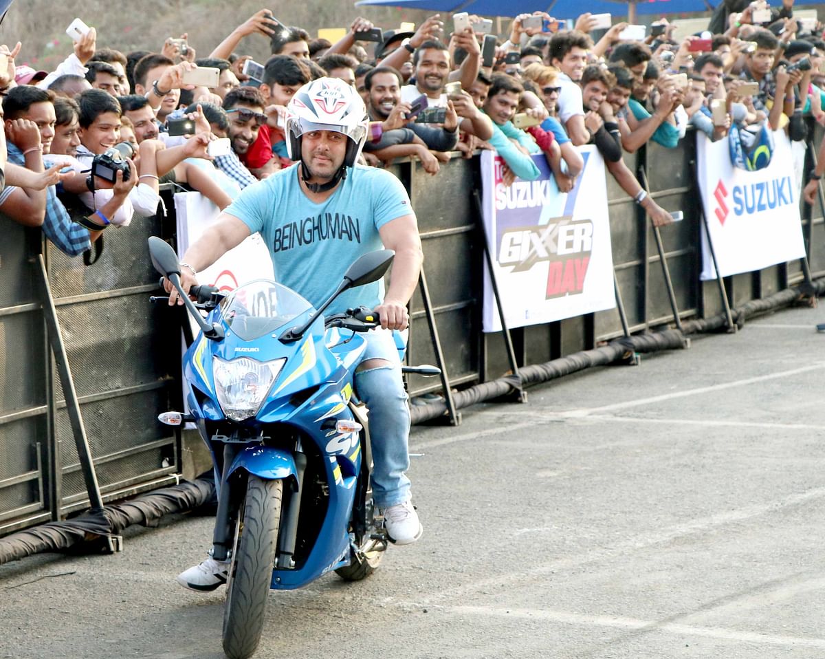 Salman Khan shows off his biking skills to his fans, Amrita Rao gets hitched, Deepika is sad about wrapping up ‘xXx’.