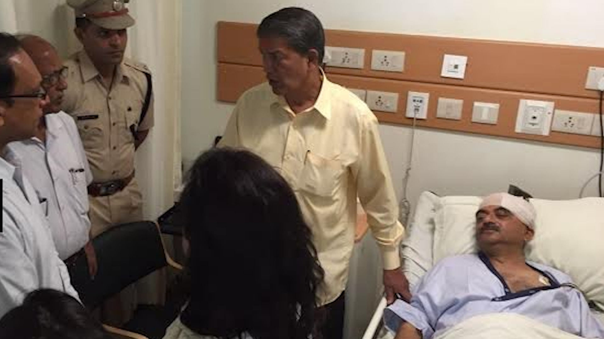 Uttarakhand CM visits BJP MP, Tarun Vijay says ‘such incidents cannot be tolerated’. (Photo: ANI Screengrab)