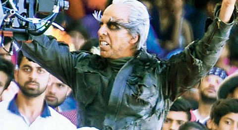 Akshay Kumar was spotted shooting in a Chennai mall in the wee hours of the night for Rajinikanth’s  ‘Robot 2’