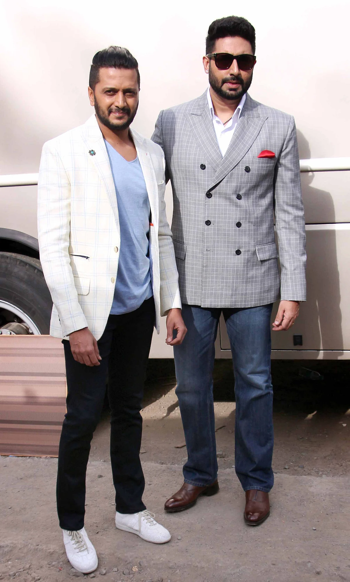 Riteish Deshmukh and Abhishek pose for the shutterbugs (Photo: Yogen Shah)