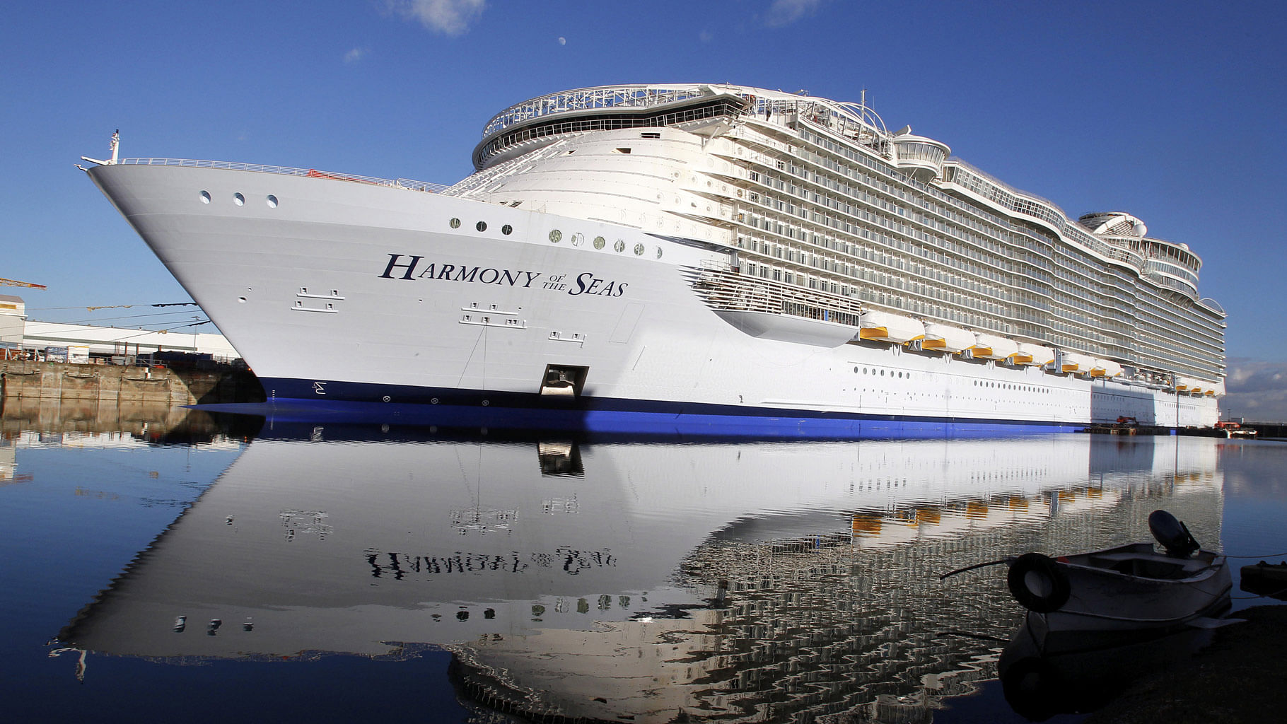 The gargantuan cruise ship cuts a majestic figure. (Photo: AP)