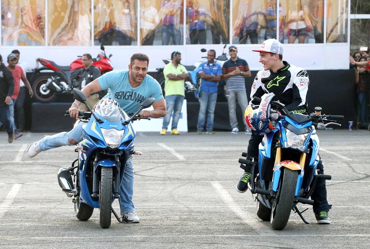Salman Khan shows off his biking skills to his fans, Amrita Rao gets hitched, Deepika is sad about wrapping up ‘xXx’.