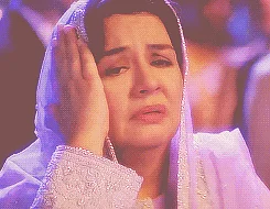 (GIF Courtesy: <a href="http://www.shopzters.com/10-emotions-every-mother-goes-through-when-her-daughter-gets-married/">shopzters.com</a>)