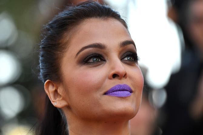 Aamir & Anil team up for ‘24’, Amitabh Bachchan has a valid point about Aishwarya’s purple lips controversy and more.