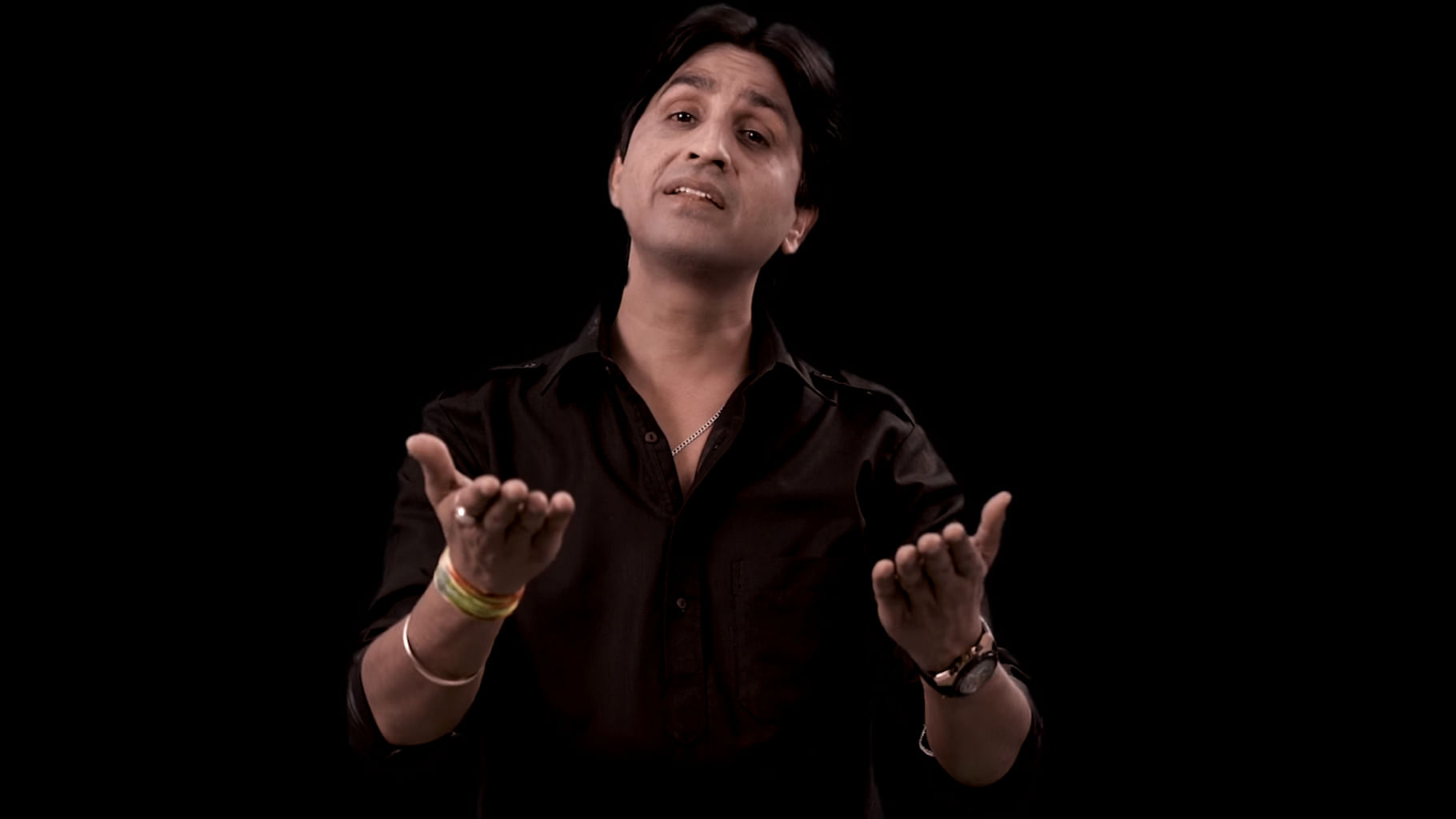 The song was written and performed by Kumar Vishwas. (Photo: YouTube Screengrab)