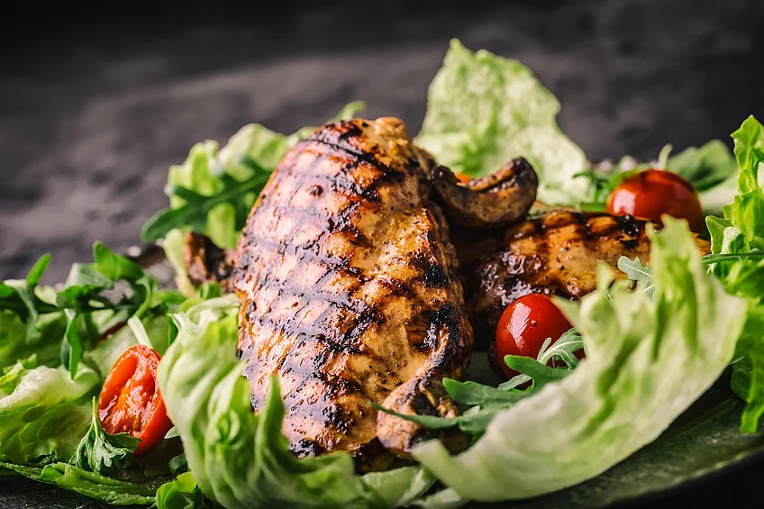 Chicken is a good source of moderate protein. (Photo: istockphoto)