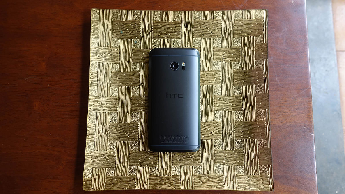 The latest HTC flagship device has most of the qualities that one can ask for, but not at this price.