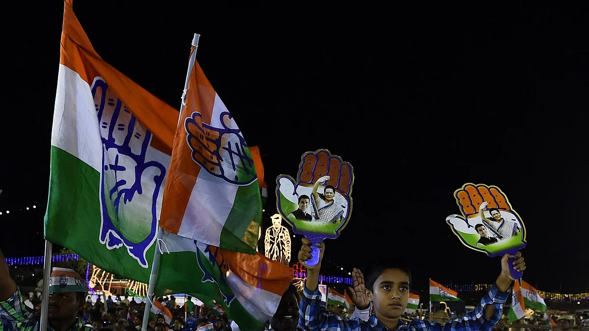 Congress supporters at an election rally addressed by party vice-president Rahul gandhi, in Chennai on May 7, 2016. (Photo: IANS)