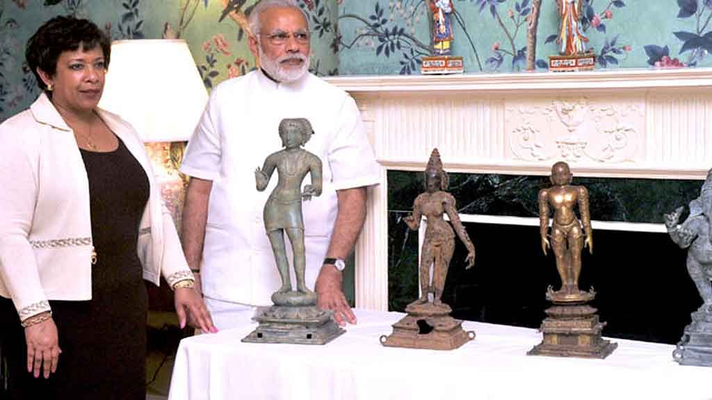 Items returned included religious statues, bronzes and terracotta 
pieces, some dating back 2,000 years, looted from some of India’s most 
treasured religious sites. (Photo: PIB)