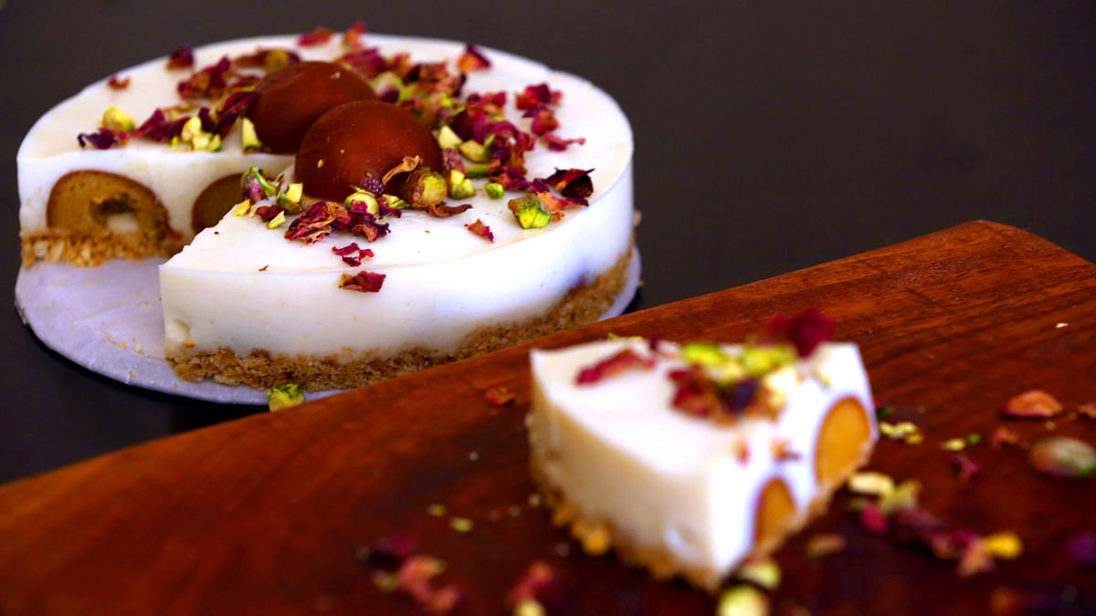 DIY: Make No-Bake Eggless Gulab Jamun Cheesecake At Home