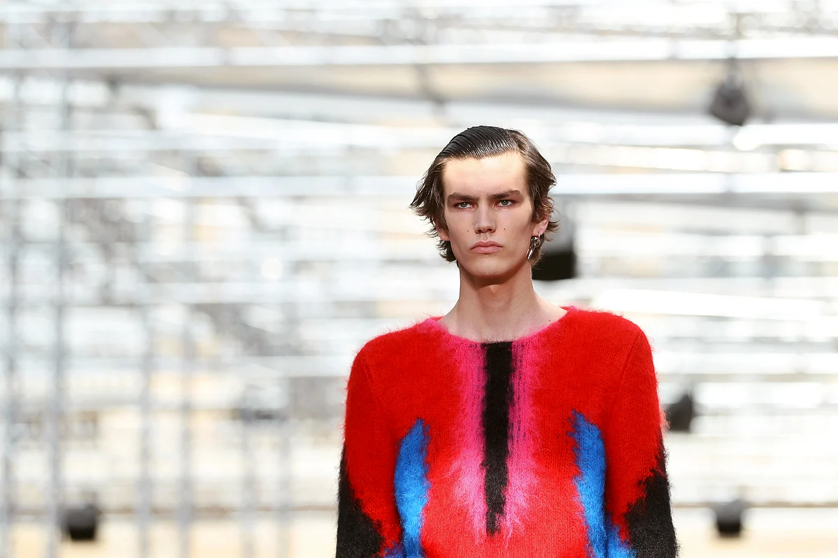 A model wears a creation for Louis Vuitton Men’s Spring Summer 2017 fashion collection presented on 23 June in Paris. (Photo: AP)