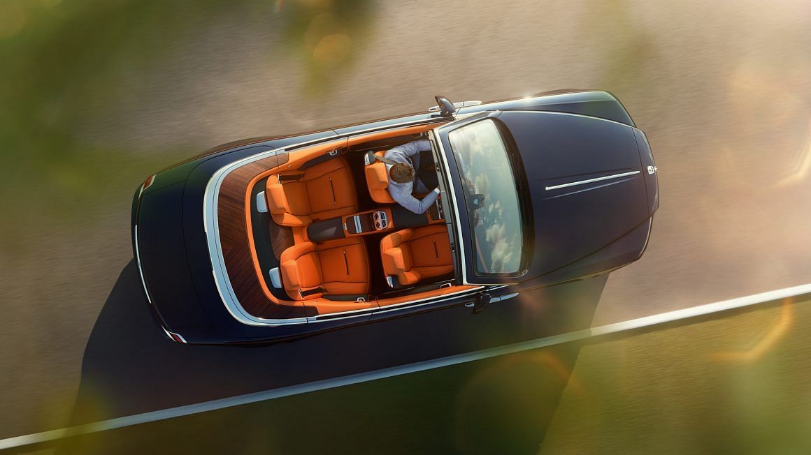 This high-end Rolls-Royce convertible gives you the best of the luxury automobile experience.