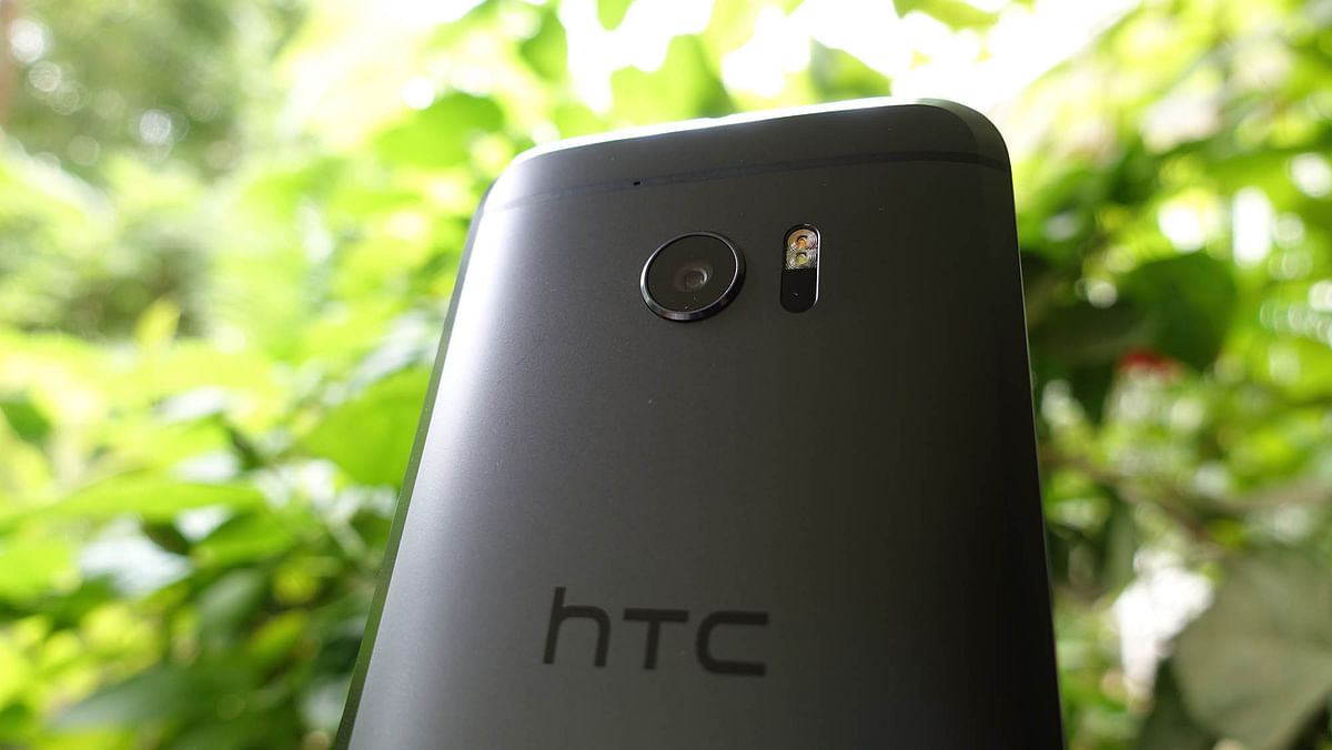 The latest HTC flagship device has most of the qualities that one can ask for, but not at this price.