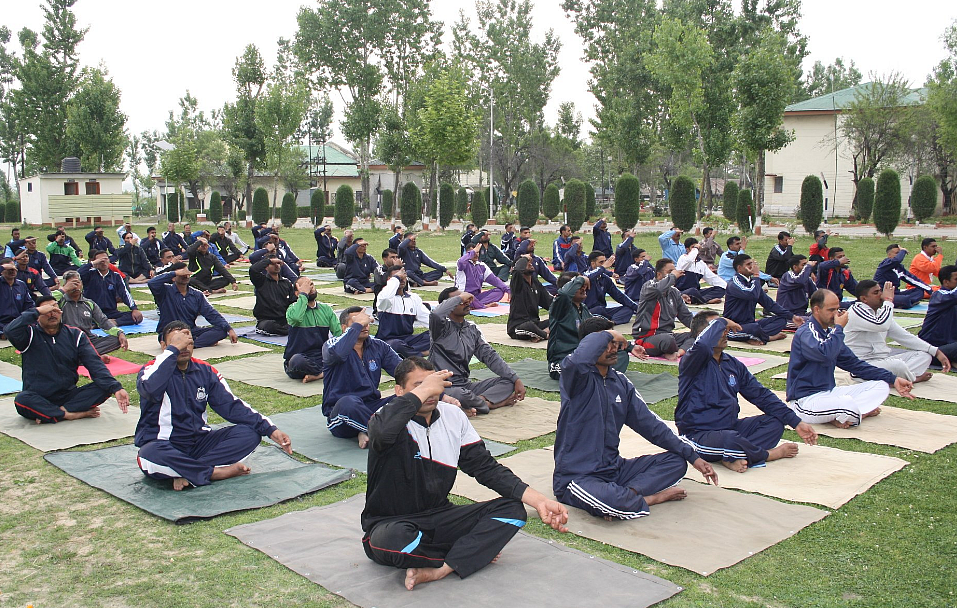 Yoga training session at Jammu and Kashmir. (Photo: Twitter/ <a href="https://twitter.com/DRDO_India">DRDO)</a>