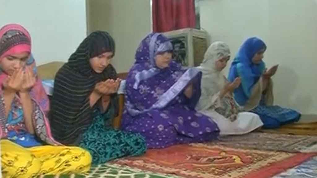 Millions
 of Muslims around the world marked the start of the month of Ramzan on 
Monday. (Photo: ANI screengrab)