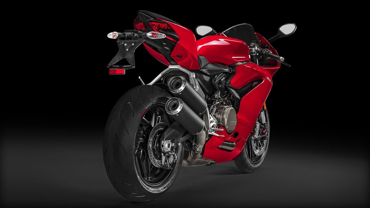 The 959 Panigale has been engineered on the design architecture of the 1299 Panigale by Ducati. 