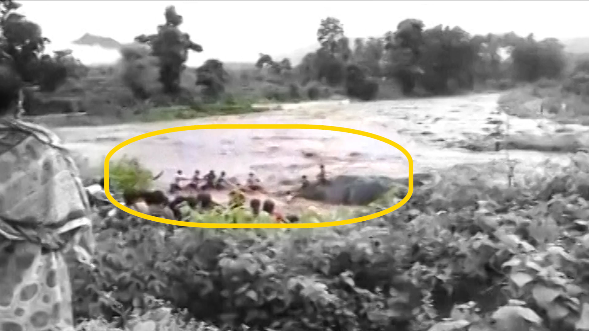 Five kids were playing in the river when the water level suddenly went up. (Photo: ANI screengrab)