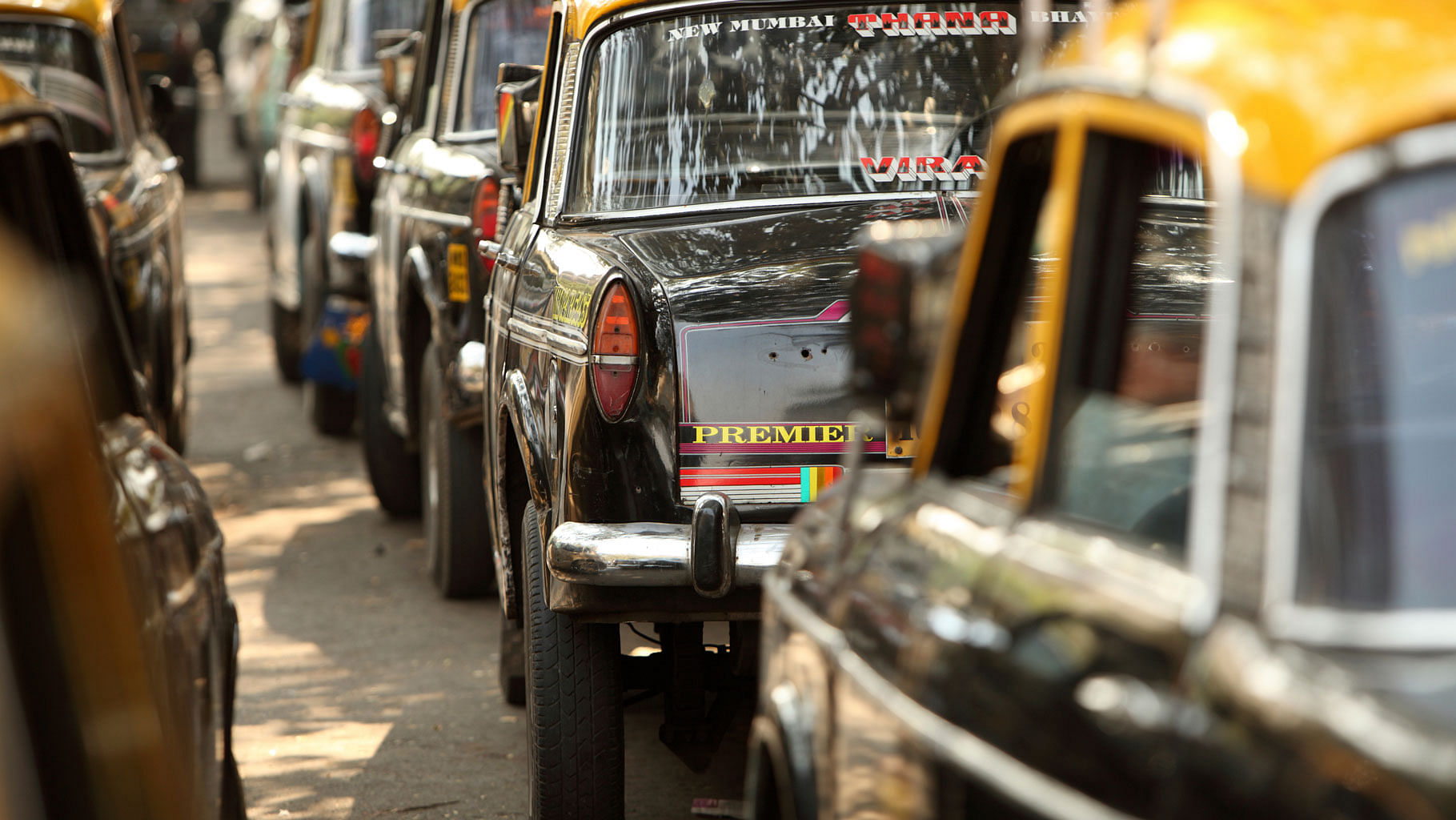 Taxis lined up in Mumbai. (Photo: IStockPhoto)