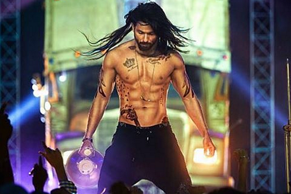 Shahid Kapoor plays a drug-addicted rockstar in <i>Udta Punjab</i> (Photo courtesy: Instagram)