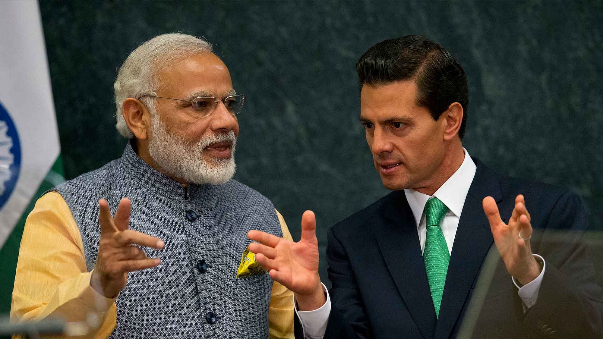 Prime Minister Modi with Mexican President Enrique Peña Nieto in Mexico City. (PIB)