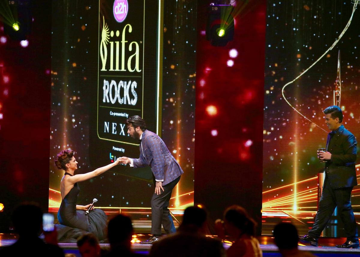 While some Bollywood divas sizzled on the IIFA green carpet, a few others failed to impress.