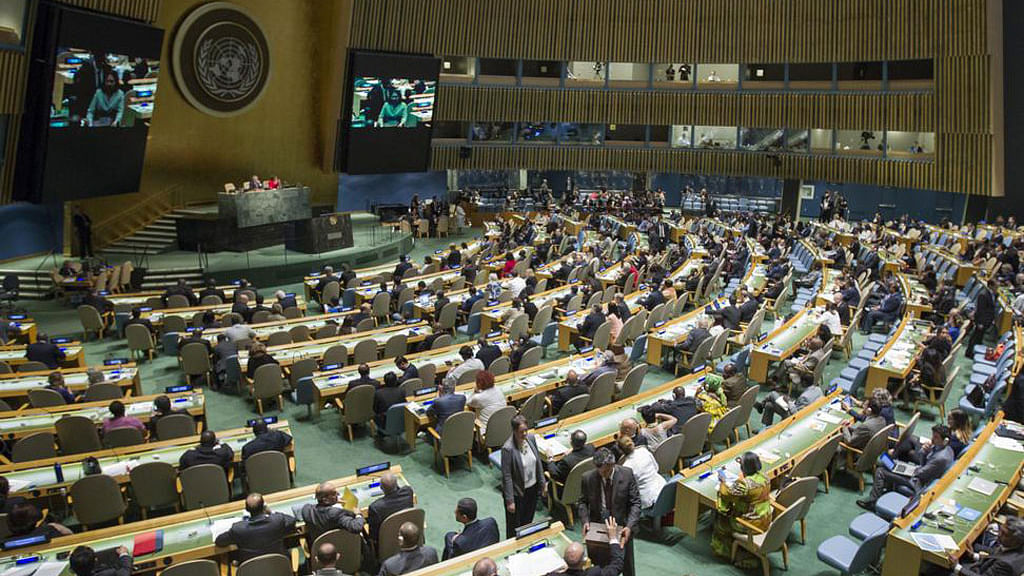 The UN General Assembly Hall while the ballot is being collected to elect the new non-permanent members to the UN Security Council. (Photo: <a href="http://www.un.org/apps/news/story.asp?NewsID=54350#.V3OLGbh96Uk">www.un.org</a>)