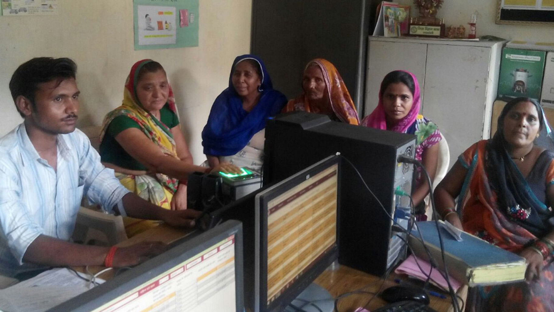Women getting registered for their Adhaar Cards. (Photo: Twitter @<a href="https://twitter.com/RGMVP">RGMVP</a>)