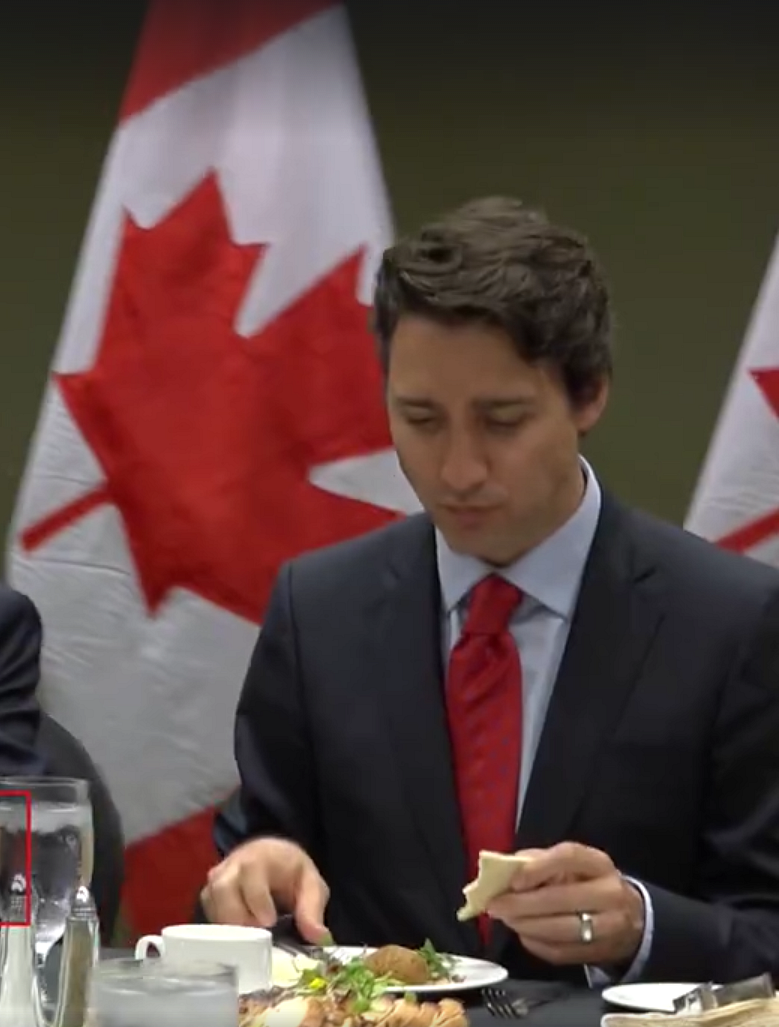 Justin Trudeau breaks the first roza of Ramzan on 7 June. (Photo: <a href="https://twitter.com/JustinTrudeau/status/740223703946924032">Twitter.com/@JustinTrudeau</a>)