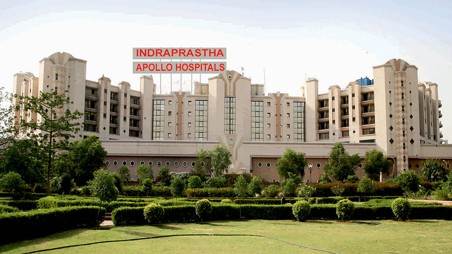 

Indraprastha Apollo Hospital, New Delhi. (Photo Courtesy: <a href="http://www.apollohospdelhi.com/hospital-pics">ApolloHospDelhi.com</a>)