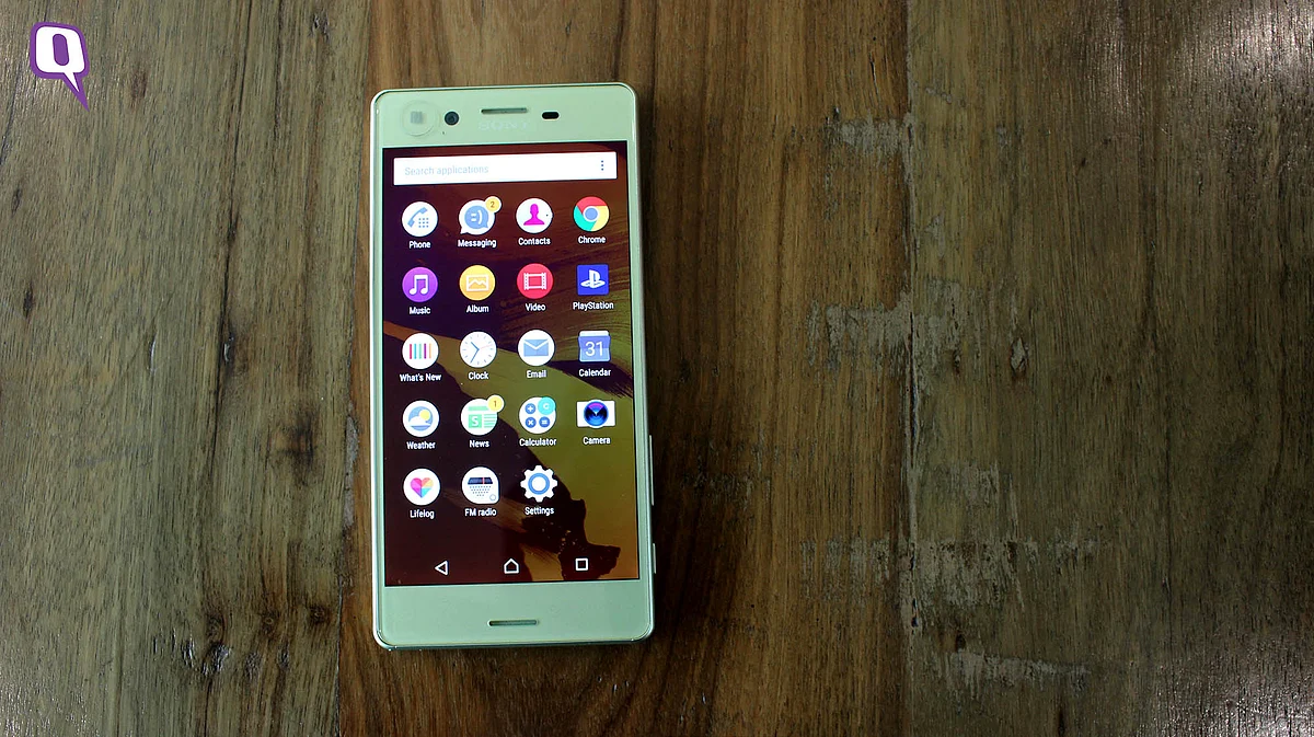 The 5-inch Triluminous Full-HD display is bright and sharp. (Photo: <b>The Quint</b>)