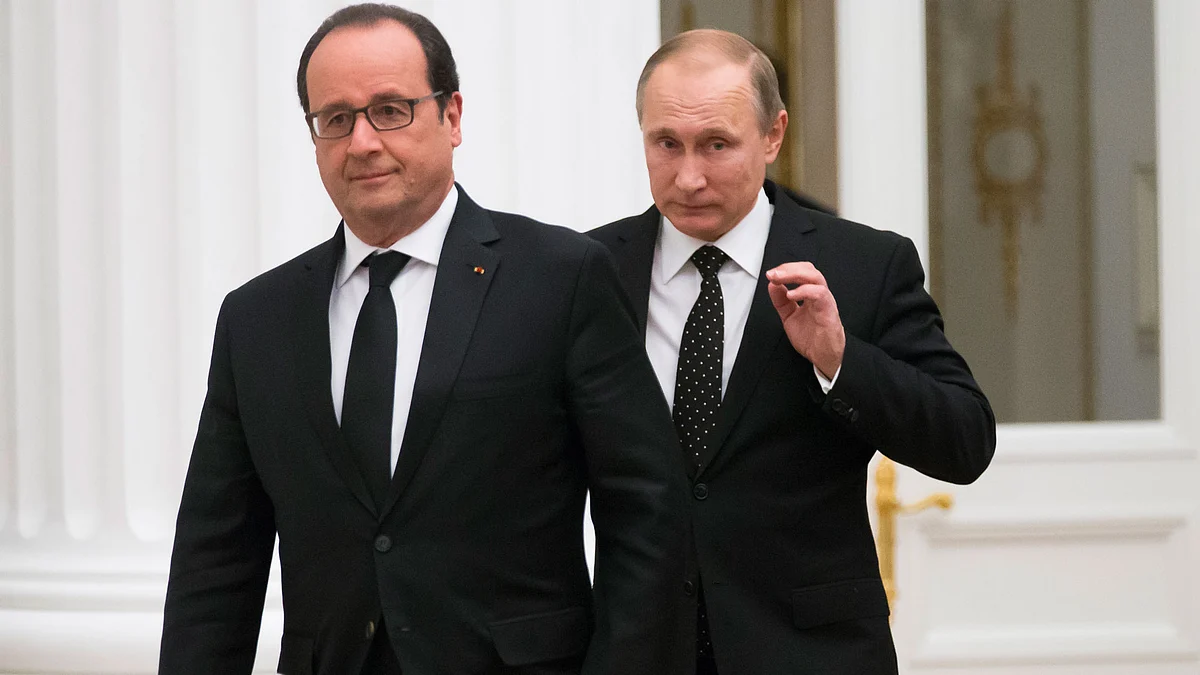 President of France, Francois Hollande (L) with President of Russia, Vladimir Putin (R) at the Kremlin in Moscow, Russia. (Photo: AP)